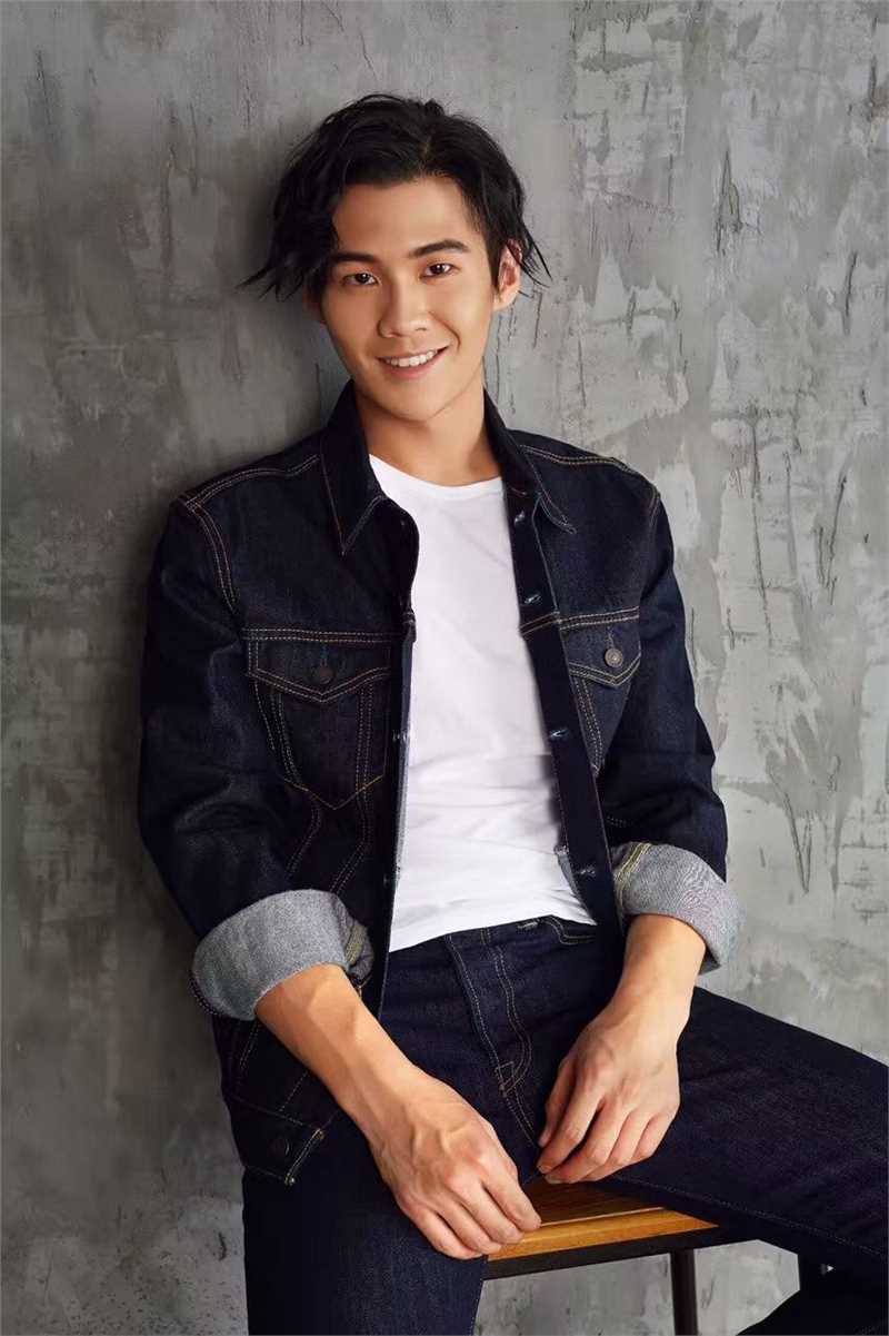 钟伟伦高清图册图册