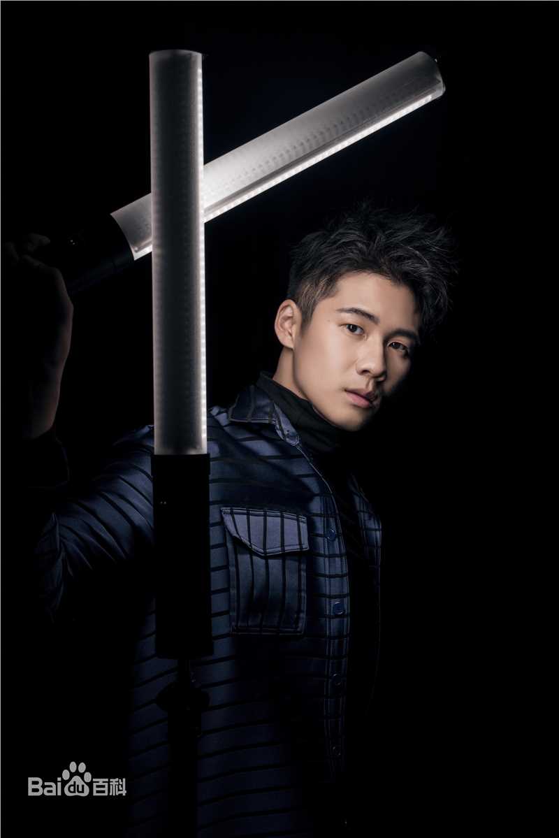 钟伟伦高清图册图册