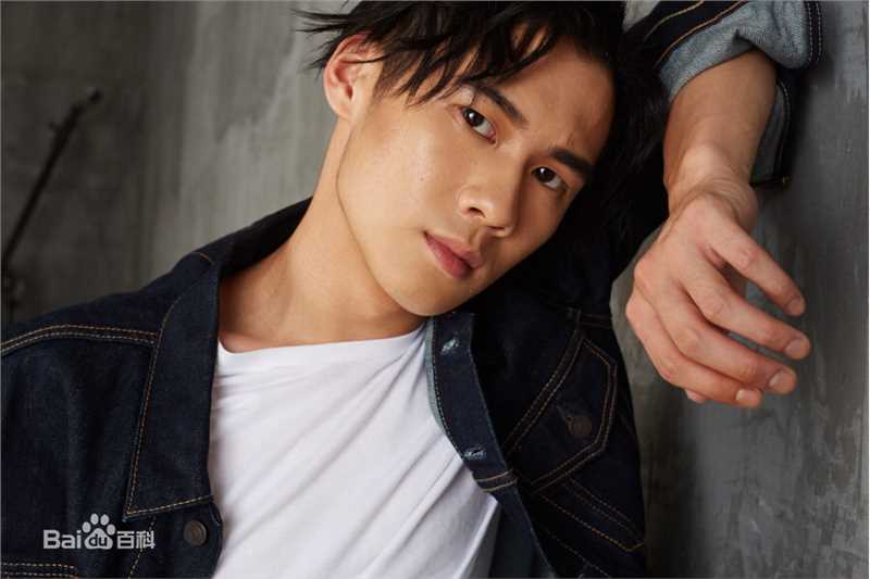 钟伟伦高清图册图册