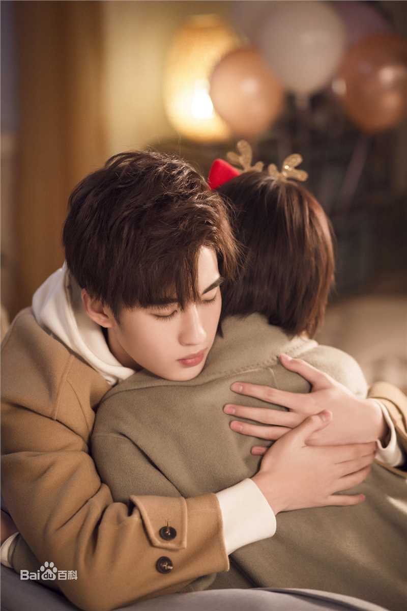 易恒《嘀!男友卡》海报及剧照