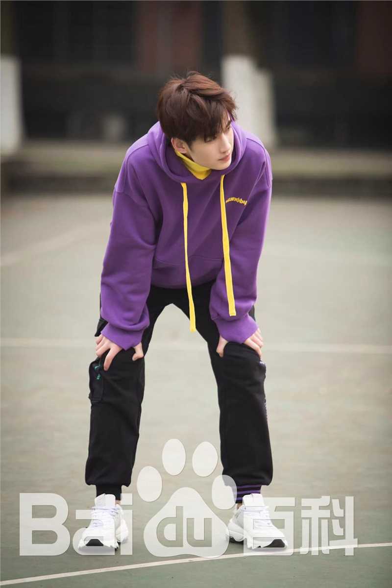 易恒《嘀!男友卡》海报及剧照