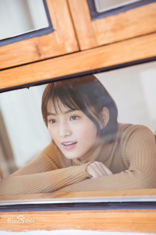 倪言街拍图片图集