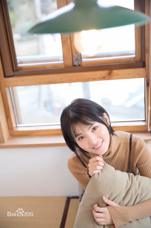 倪言街拍图片图集