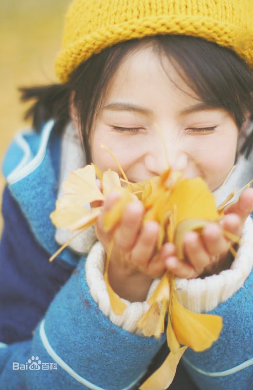 倪言街拍图片图集