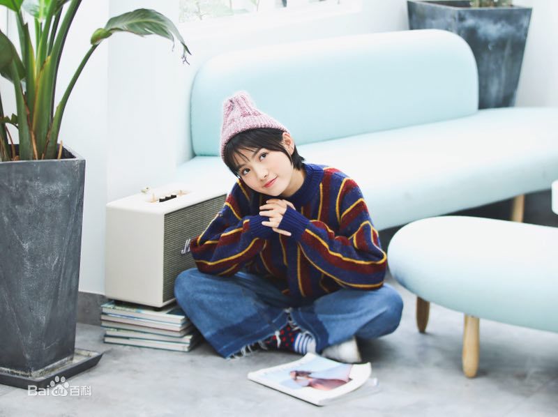 倪言街拍图片图集