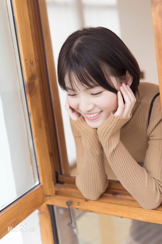 倪言街拍图片图集