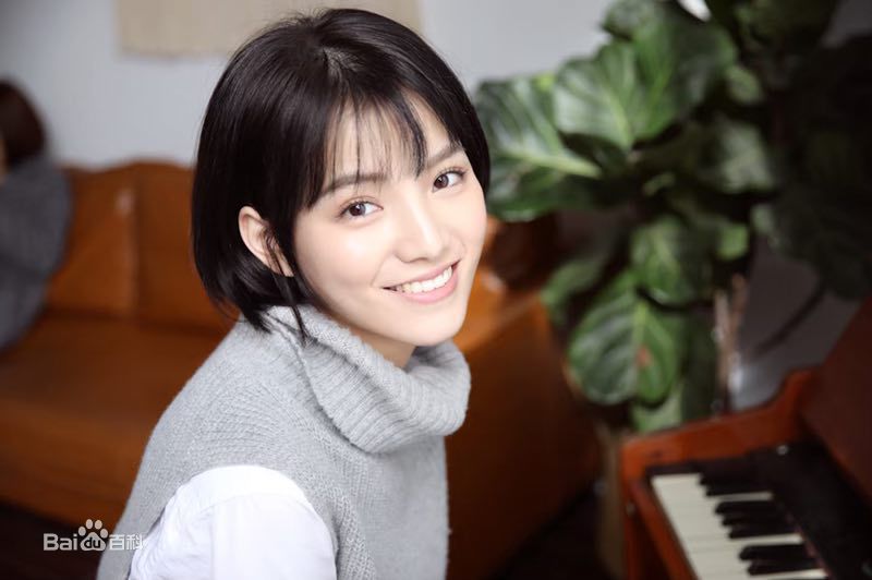 倪言街拍图片图集