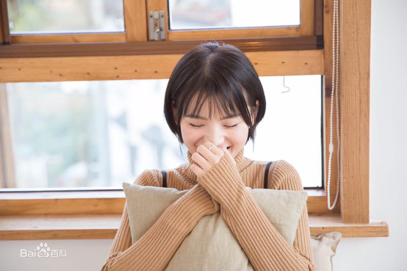 倪言街拍图片图集