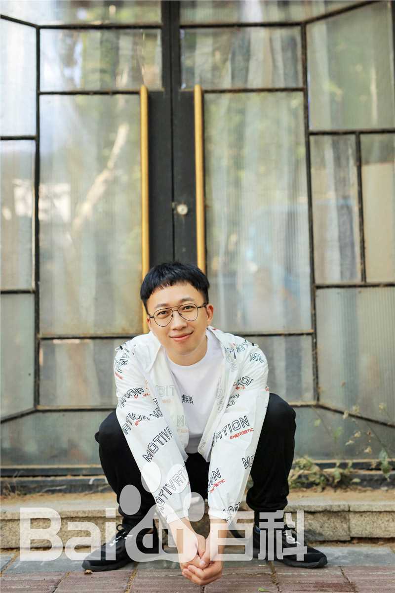 于正(Yu Zheng)工作照及生活照前后照片