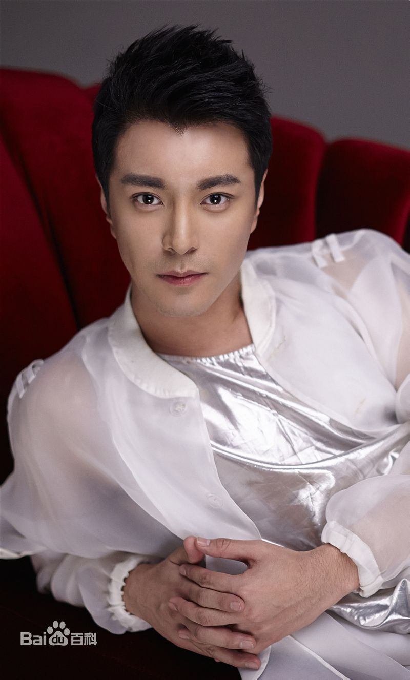 杜俊泽西装性感图片图集