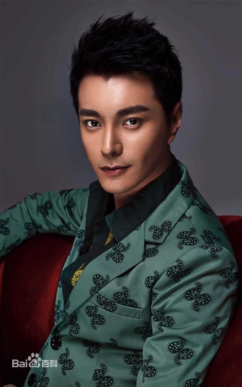 杜俊泽西装性感图片图集