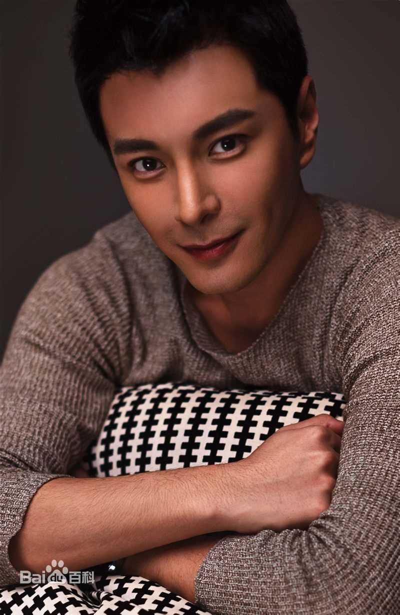 杜俊泽西装性感图片图集