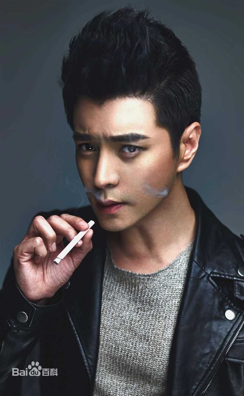 杜俊泽西装性感图片图集