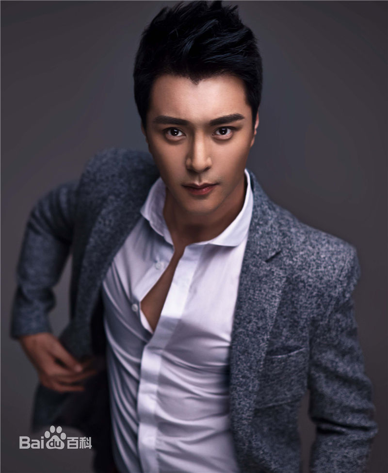 杜俊泽西装性感图片图集