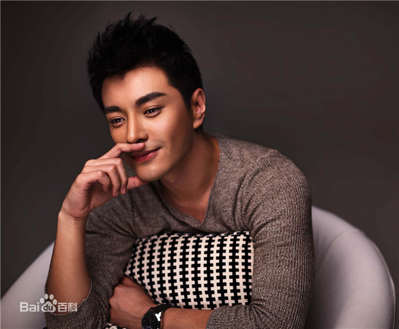 杜俊泽西装性感图片图集