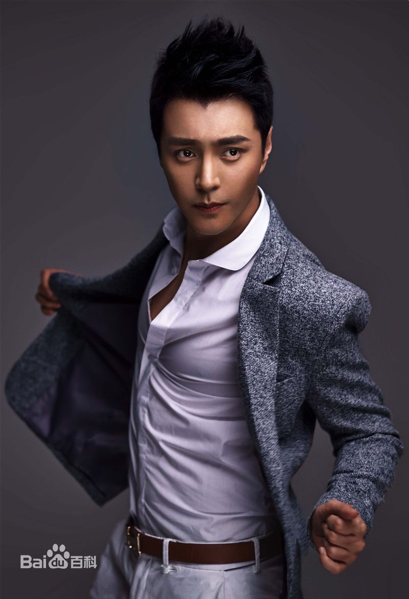 杜俊泽西装性感图片图集