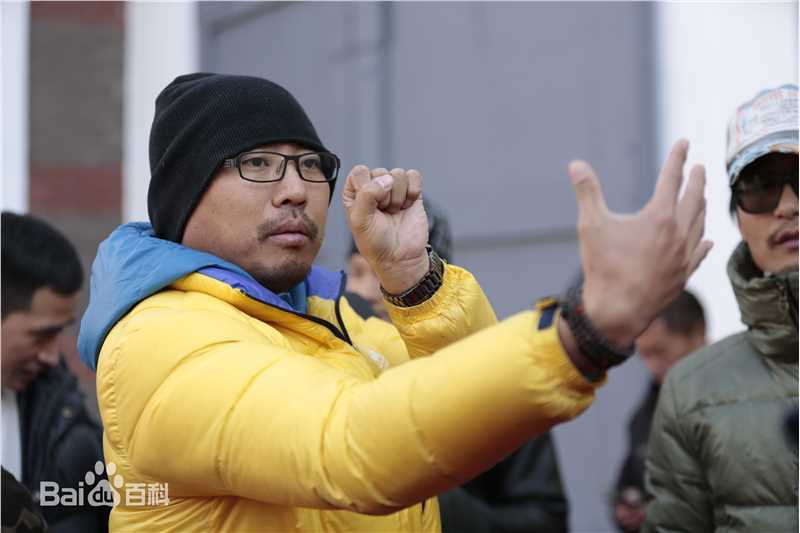 张赫洋(Zhang He Yang)工作照壁纸壁纸