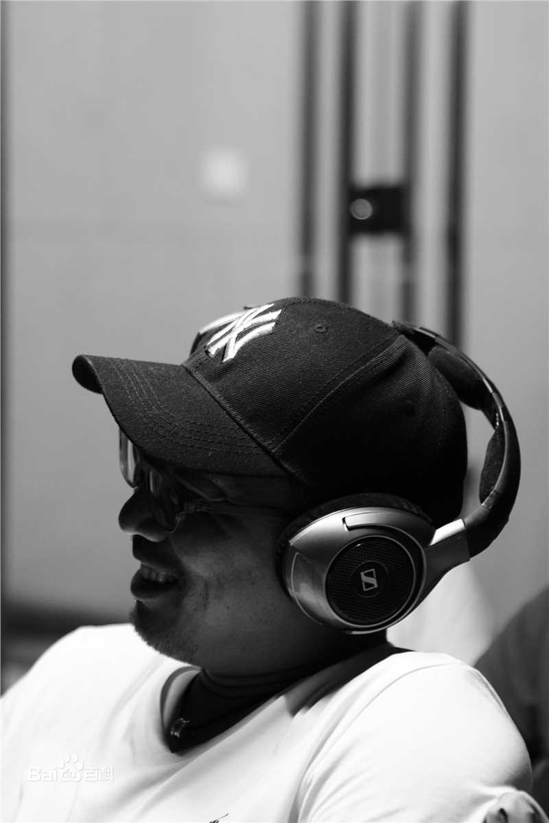 张赫洋(Zhang He Yang)青春须早为壁纸壁纸