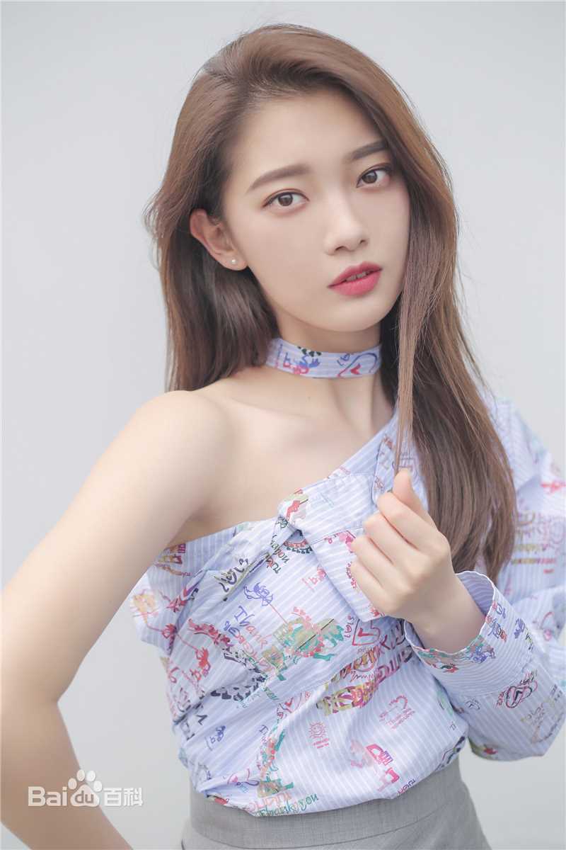 最优质田依桐生活照