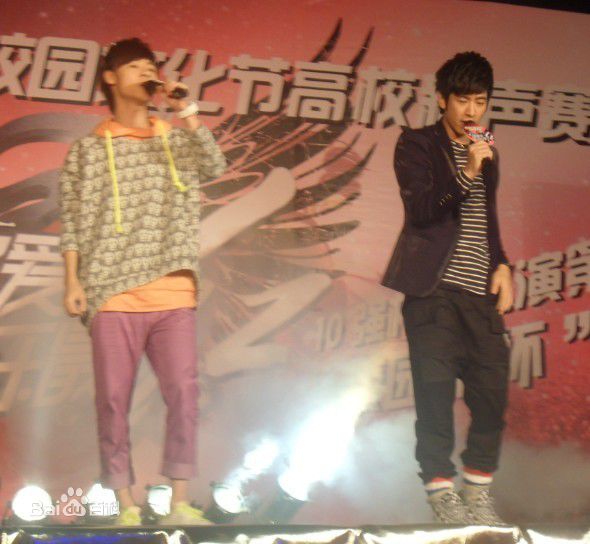 江奇霖早期演出照性感图片图集