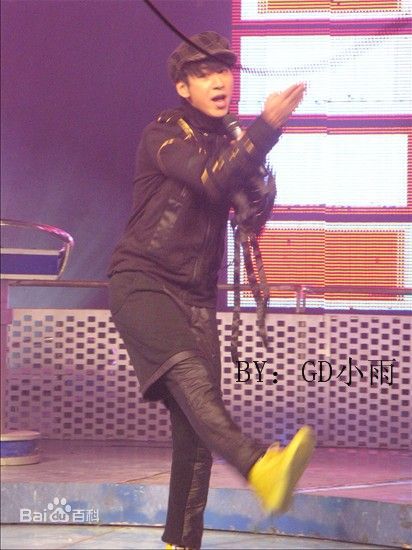 江奇霖早期演出照性感图片图集