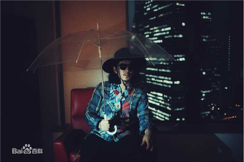 江奇霖早期演出照性感图片图集