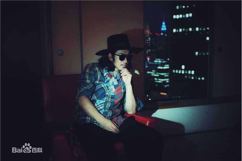 江奇霖早期演出照性感图片图集