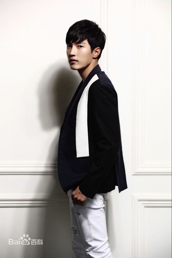 辉灿(/Hwi Chan/Kim Tae Gwan)前后照片