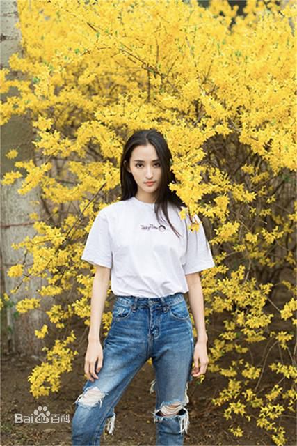 卓煜茜(xī)卓煜茜 生活照素颜照壁纸