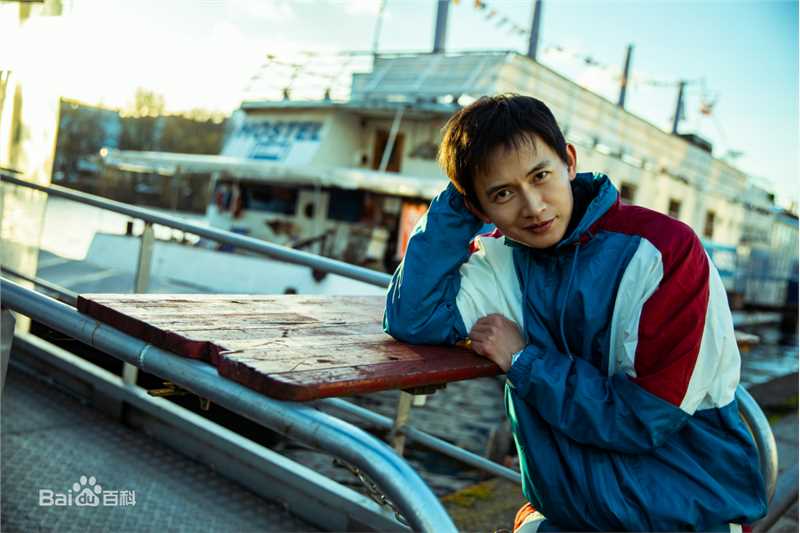 吕聿来聿见未来性感图片图集