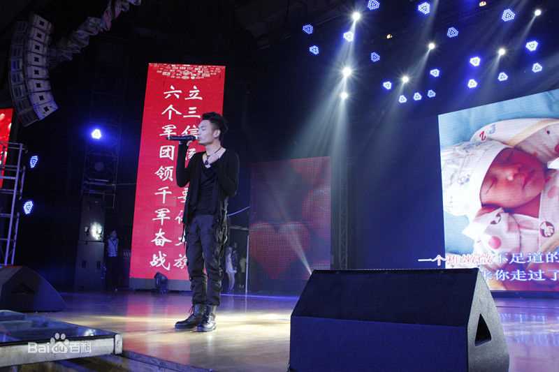 郭松(Dyson)的演出现场前后照片