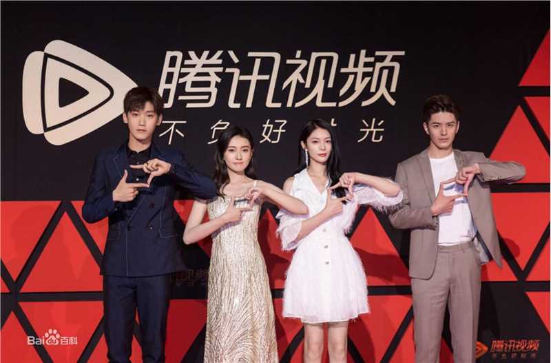 邢昭林企鹅影视年度发布会前后照片