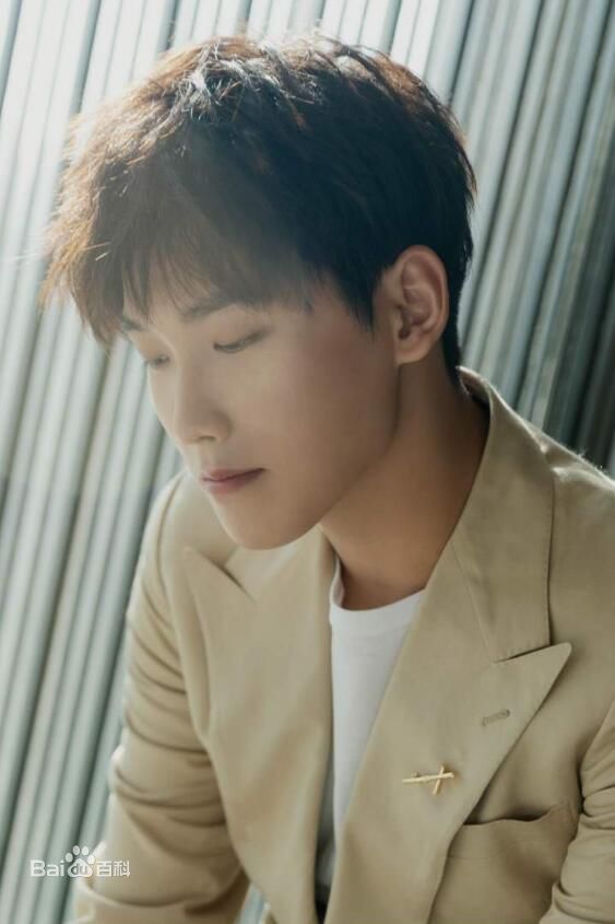 邢昭林中国文娱金数据发布盛典前后照片