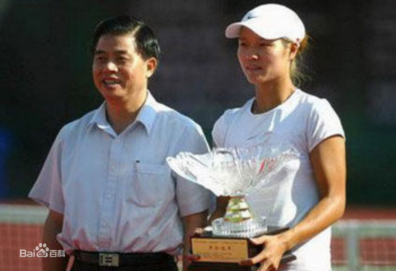 李娜(Li Na)2004年广州网球公开赛冠军图片图册