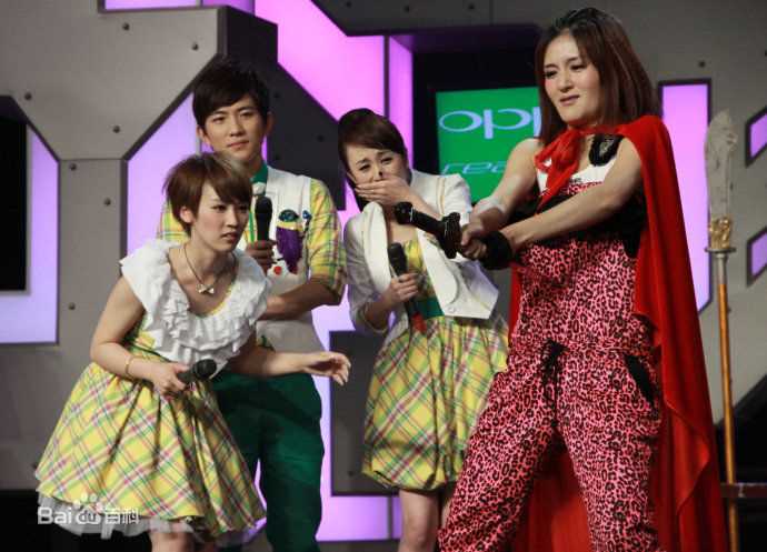 谢楠(Iola)2010.6.5  快乐大本营前后照片