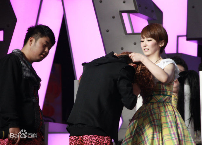 谢楠(Iola)2010.6.5  快乐大本营前后照片