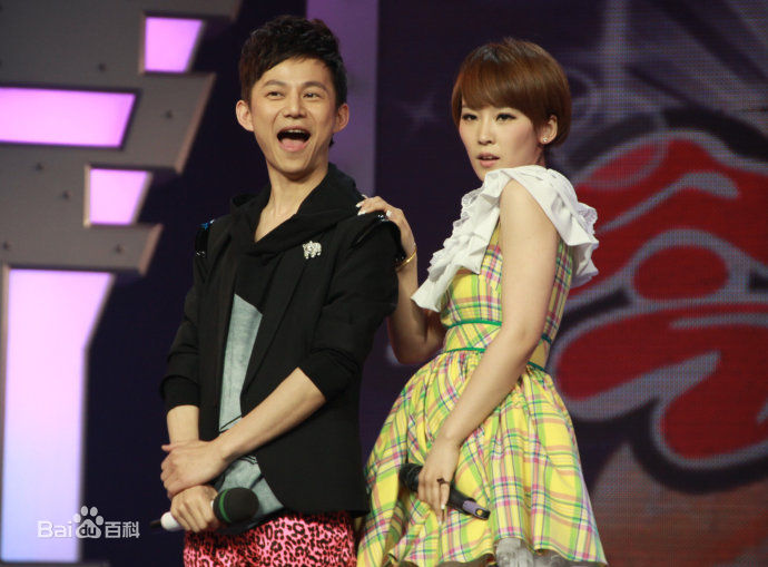 谢楠(Iola)2010.6.5  快乐大本营前后照片