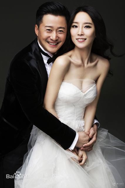 谢楠(Iola)吴京情定:甜蜜婚纱照壁纸壁纸