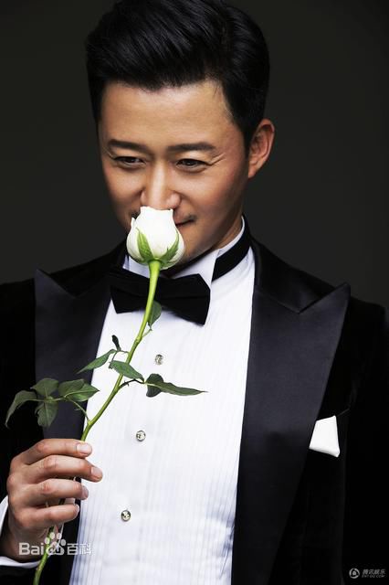 谢楠(Iola)吴京情定:甜蜜婚纱照壁纸壁纸