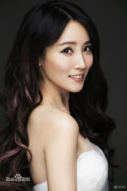 谢楠(Iola)吴京情定:甜蜜婚纱照壁纸壁纸