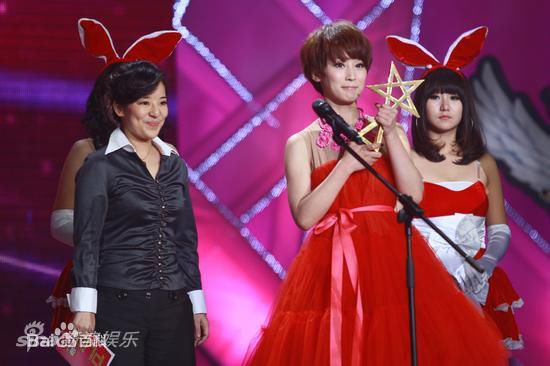 谢楠(Iola) 音乐风云榜新人盛典图片图集