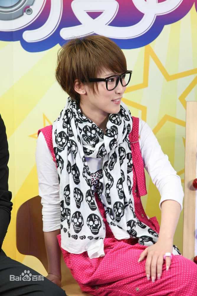 谢楠(Iola)2011.3.23  百度娱乐访图片图集