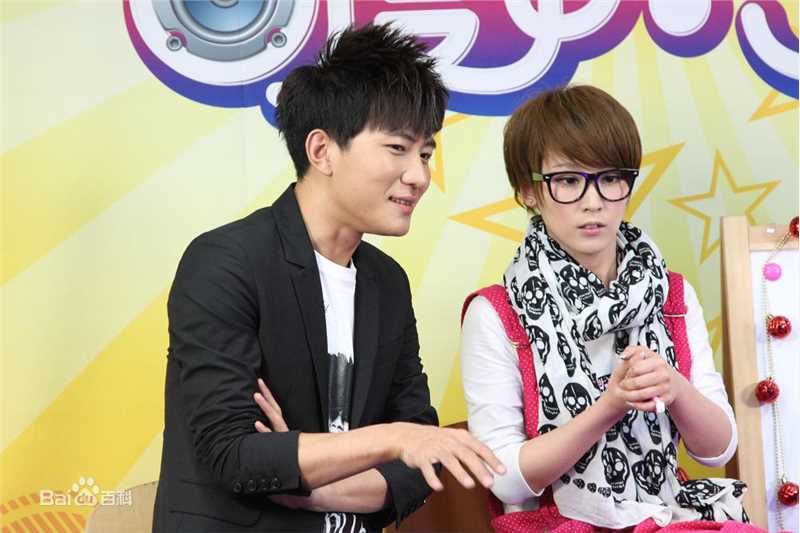 谢楠(Iola)2011.3.23  百度娱乐访图片图集