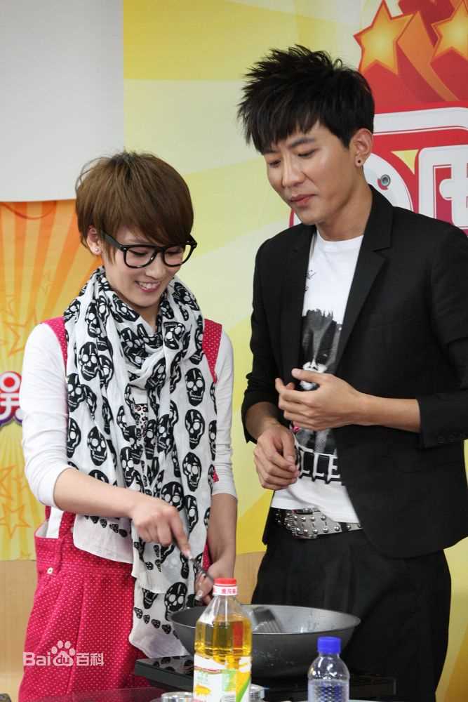 谢楠(Iola)2011.3.23  百度娱乐访图片图集