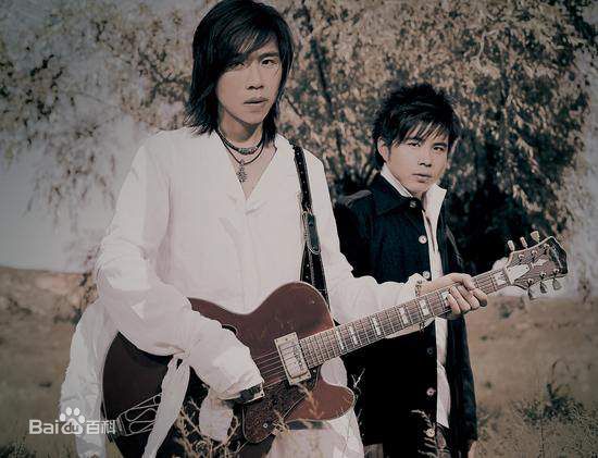 卢庚戌(lou geng sed)水木年华组合照片性感图片图集