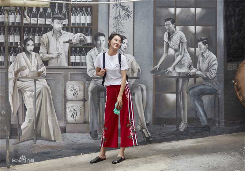 秦子越街拍生活照