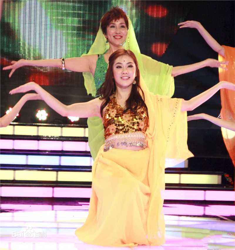 王宇婕(Margaret Wang)和妈妈上综艺节目跳舞图性感图片图集