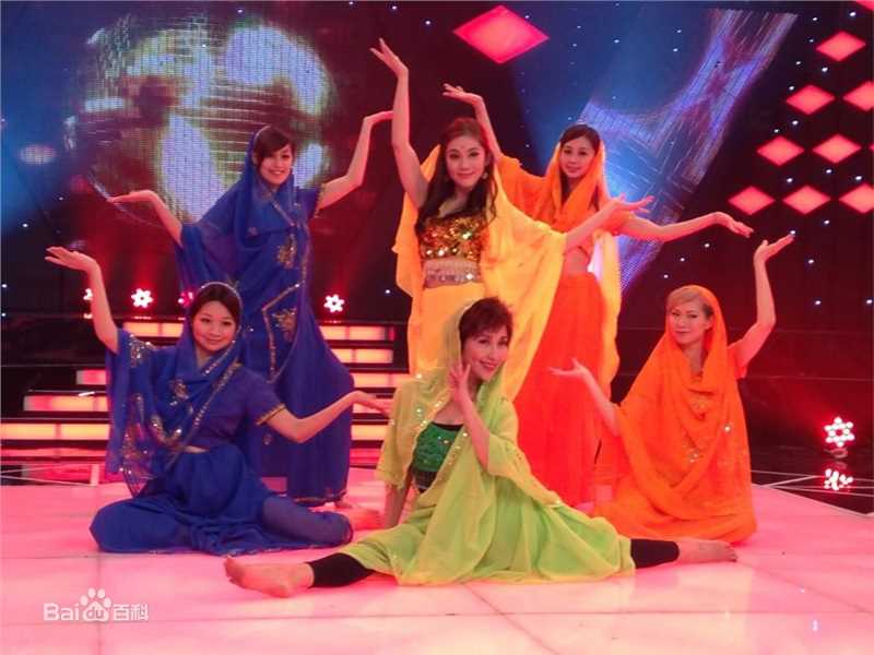 王宇婕(Margaret Wang)和妈妈上综艺节目跳舞图性感图片图集