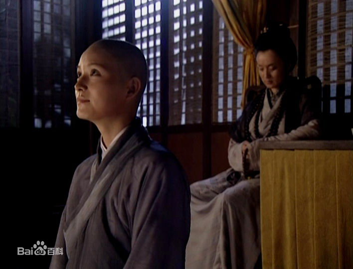 陈丽峰饰演的仪琳前后照片