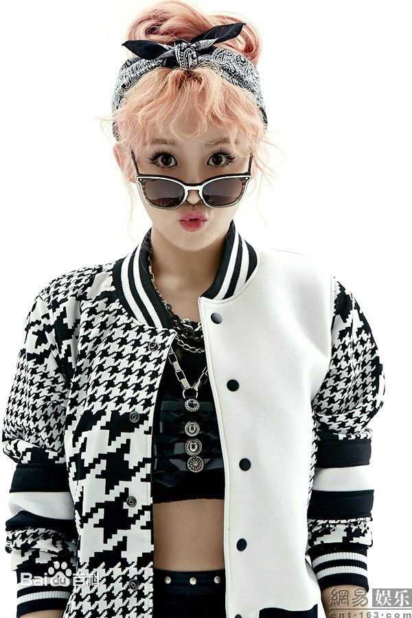 陈梓童(Tifa Chen、A.K.A Queen.T)最新 图集